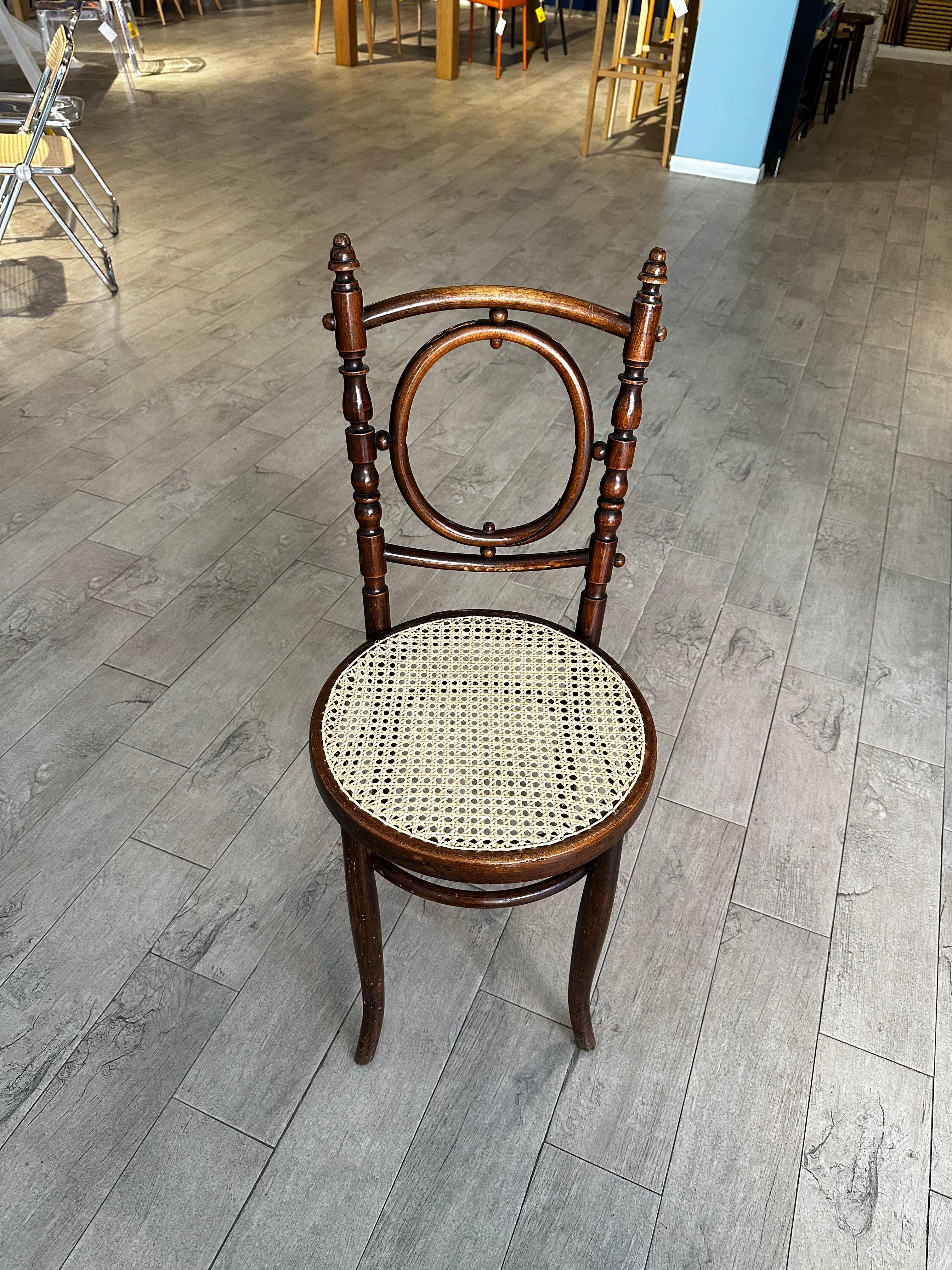 Sedia antica restaurata con paglia Vienna nuova