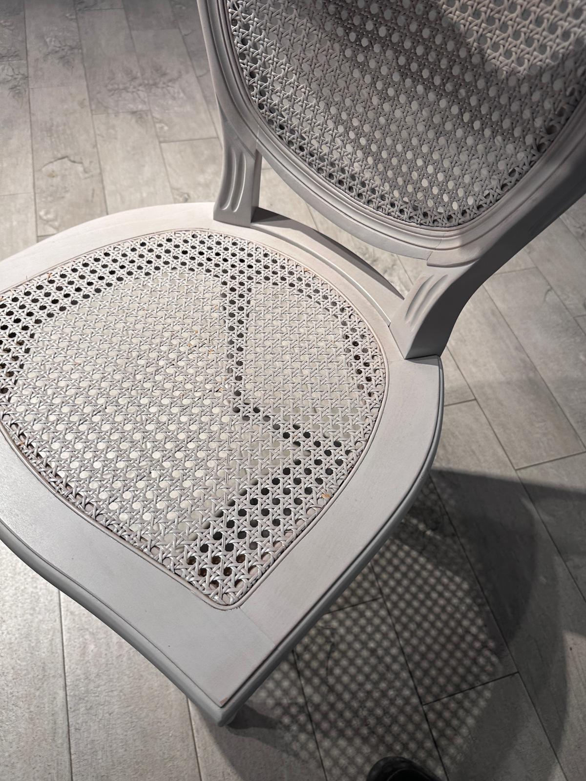 Sedia Luigi XVI laccata con paglia Vienna dettaglio seduta e schienale